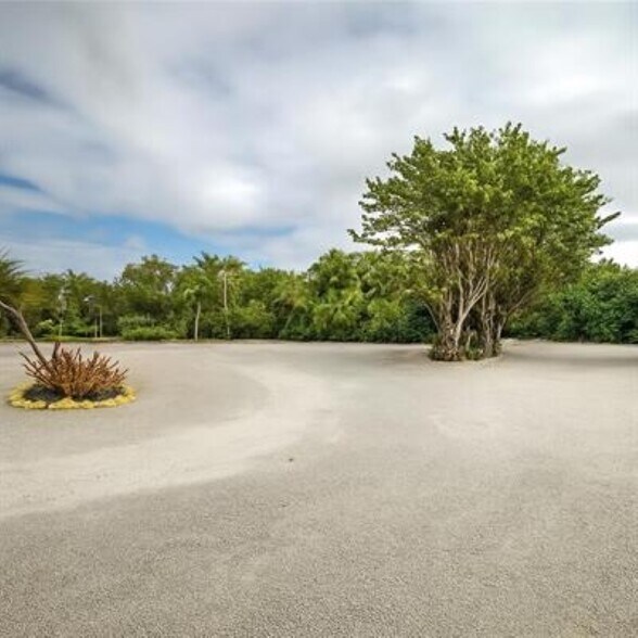 2761 W Gulf Dr, Sanibel, FL à vendre - Photo du bâtiment - Image 3 de 6