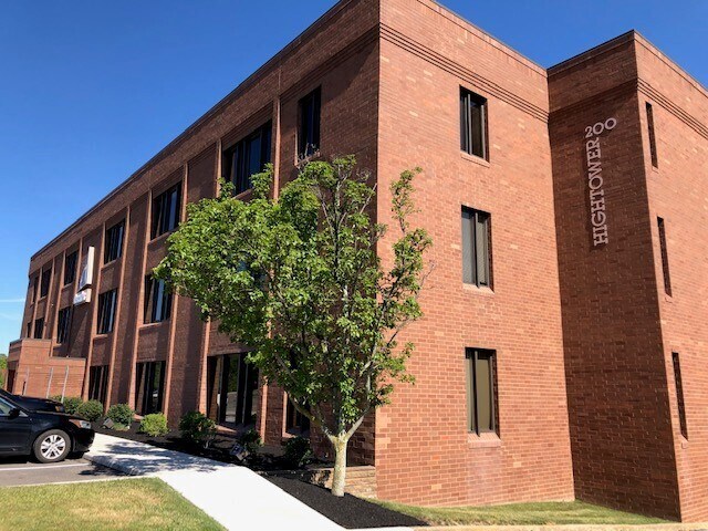 200 High Tower Blvd, Pittsburgh, PA for lease - Building Photo - Image 2 of 7