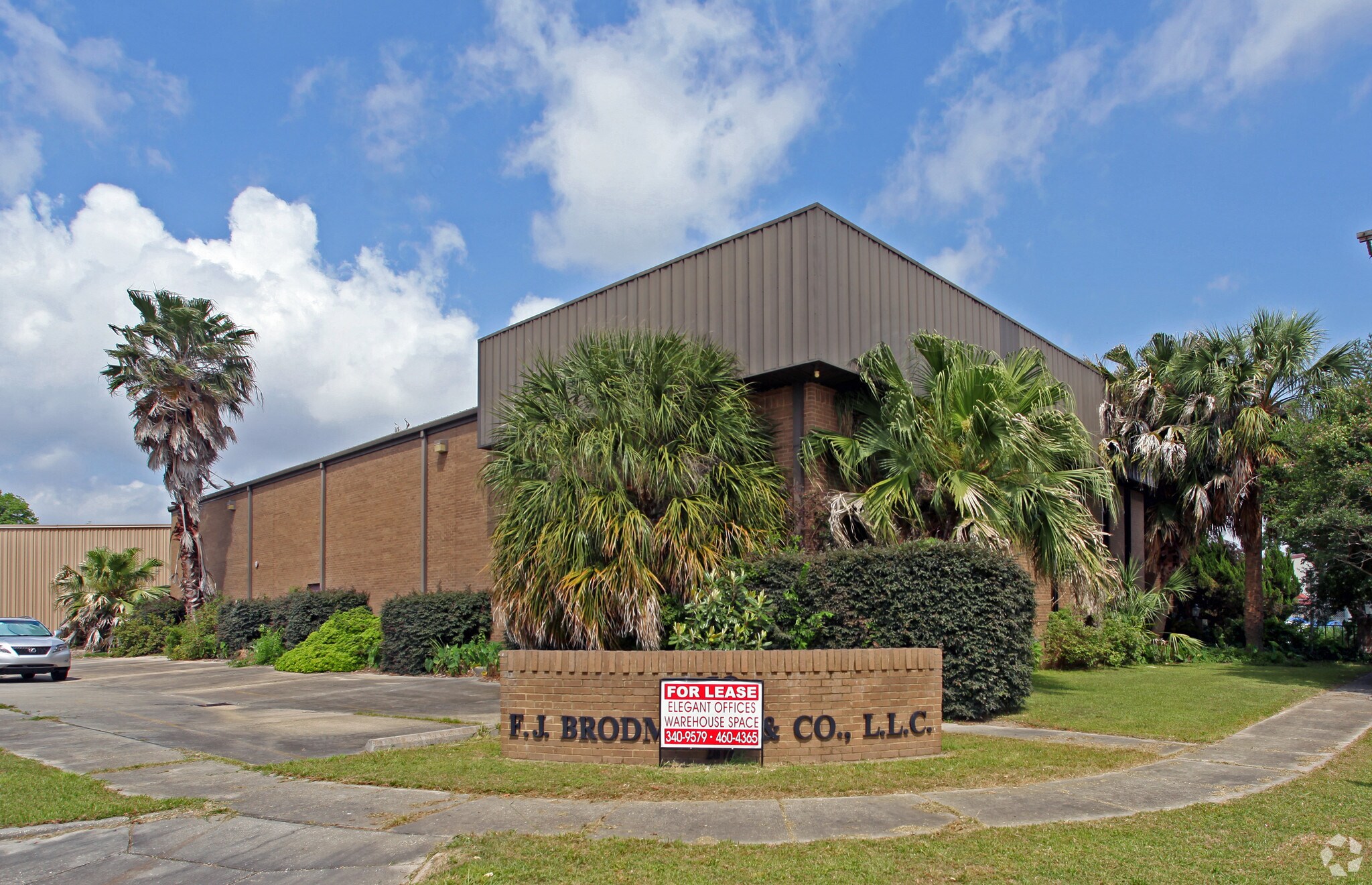 2072 Sussex St, Harvey, LA à vendre Photo principale- Image 1 de 1