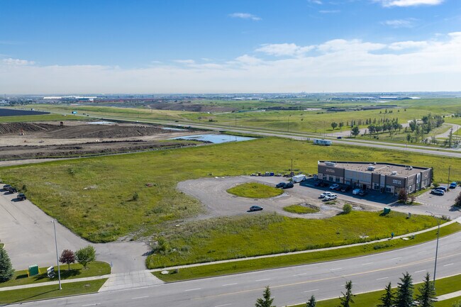 Plus de détails pour 5126 SE 126 Ave, Calgary, AB - Commerce de détail à louer