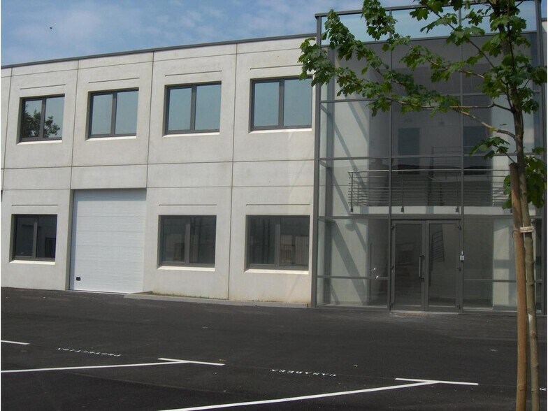 Flex dans Argenteuil à louer - Photo du bâtiment - Image 1 de 5