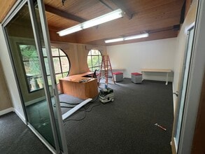101 Lucas Valley Rd, San Rafael, CA for lease Interior Photo- Image 2 of 8