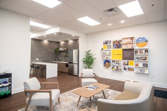 8075 Town Centre Dr, Broadview Heights, OH for lease Interior Photo- Image 2 of 2