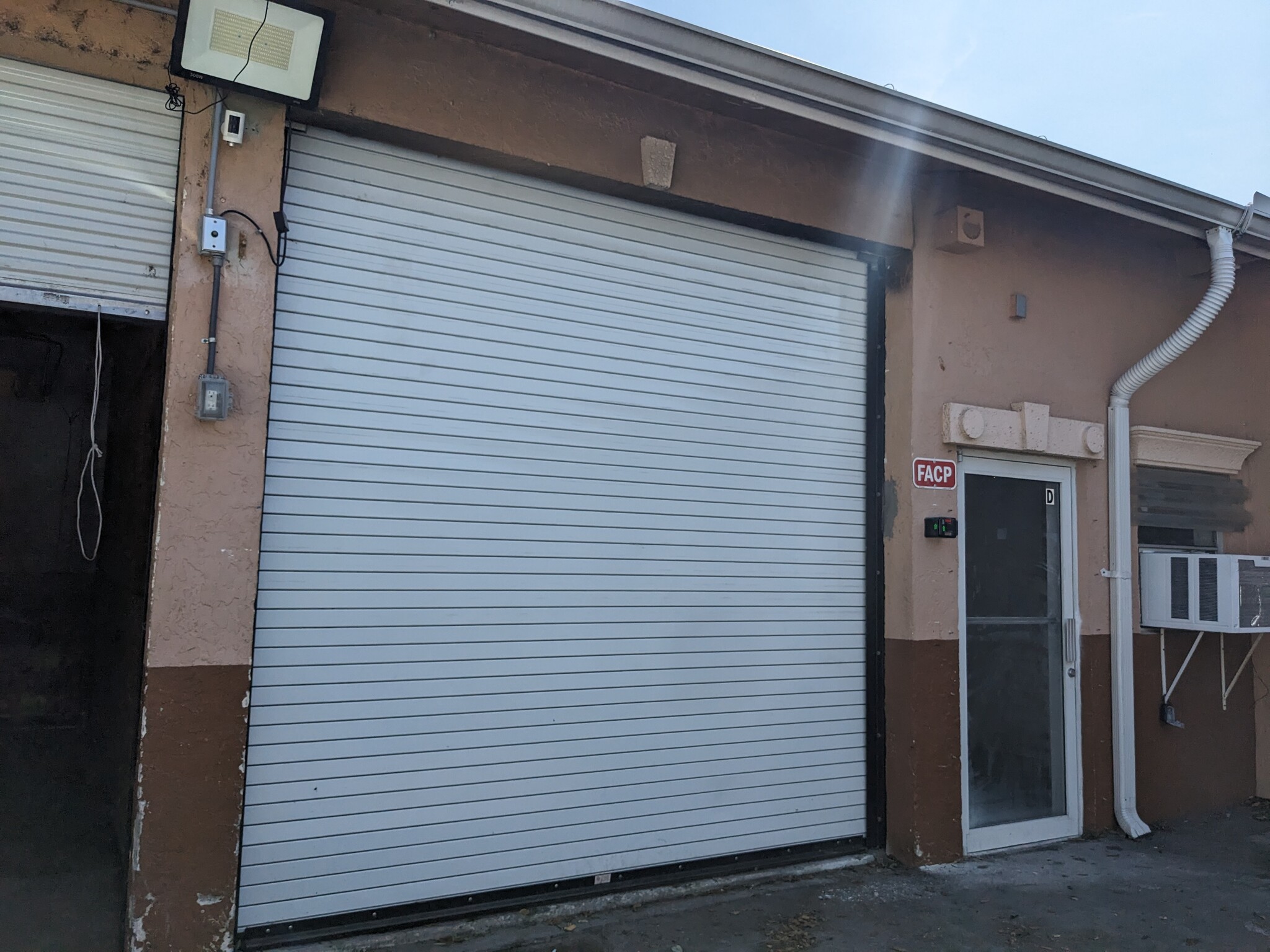 5280 10th Ave N, Greenacres, FL for lease Building Photo- Image 1 of 5