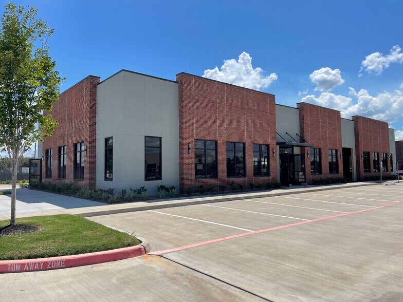 2803 Imperia Dr, Sugar Land, TX à louer - Photo du bâtiment - Image 2 de 3