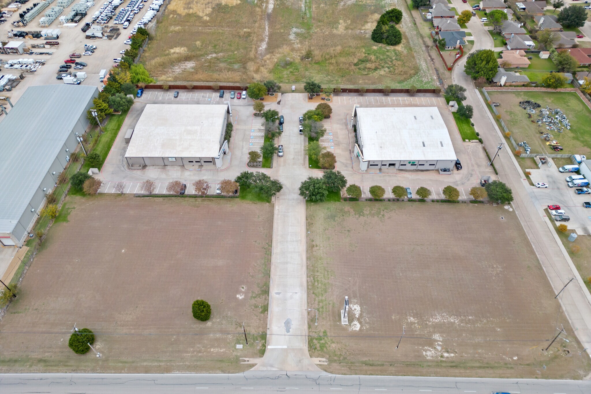 I-35 Lots for Sale portefeuille de 2 propriétés à vendre sur LoopNet.ca Photo du bâtiment- Image 1 de 4
