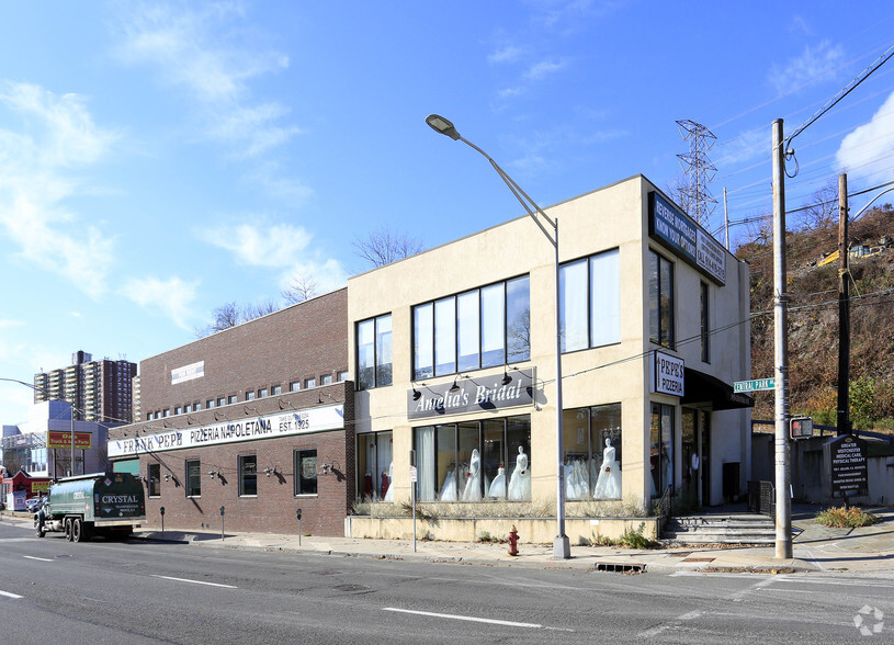 1955 Central Park Ave, Yonkers, NY for sale - Primary Photo - Image 1 of 1