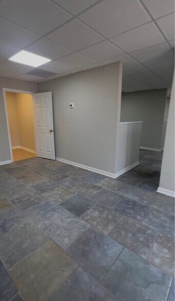 1323 Platt Springs Rd, West Columbia, SC à louer - Photo du bâtiment - Image 3 de 9