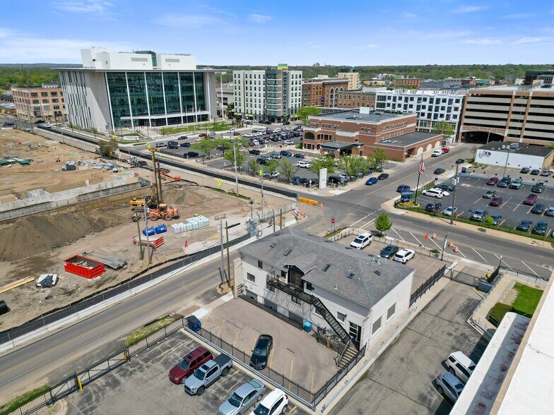 137 N Park St, Kalamazoo, MI for lease - Building Photo - Image 2 of 44