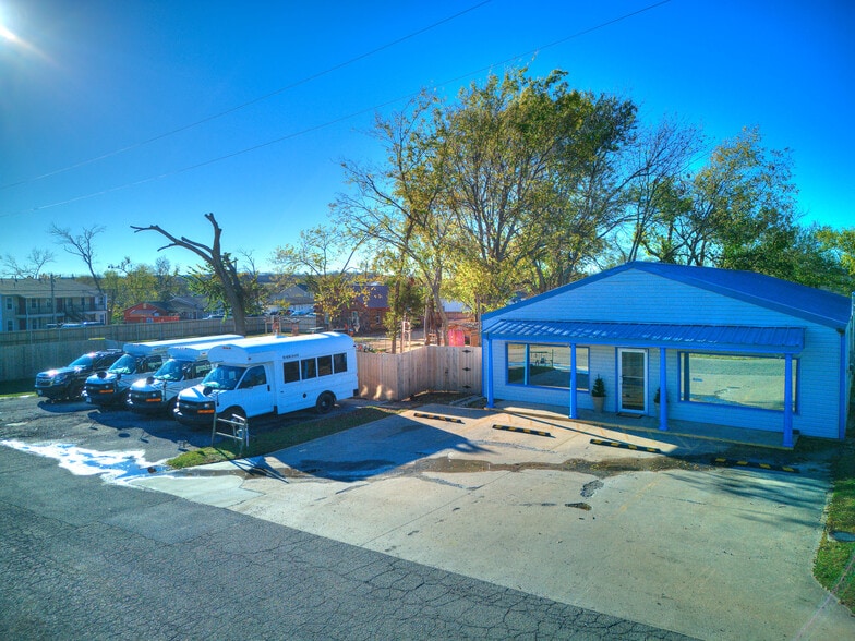 305 S Chickasaw Ave, Claremore, OK for sale - Building Photo - Image 3 of 35