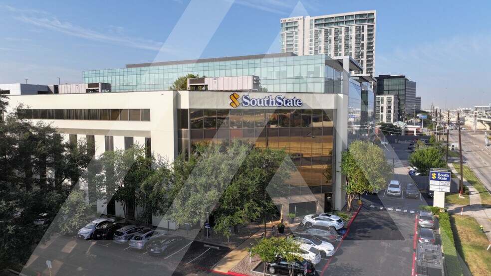 9601 Katy Fwy, Houston, TX à louer - Photo du bâtiment - Image 3 de 16