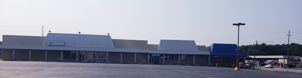 E 921 & 923 E. Caswell St., Wadesboro, NC à louer - Photo du bâtiment - Image 2 de 2