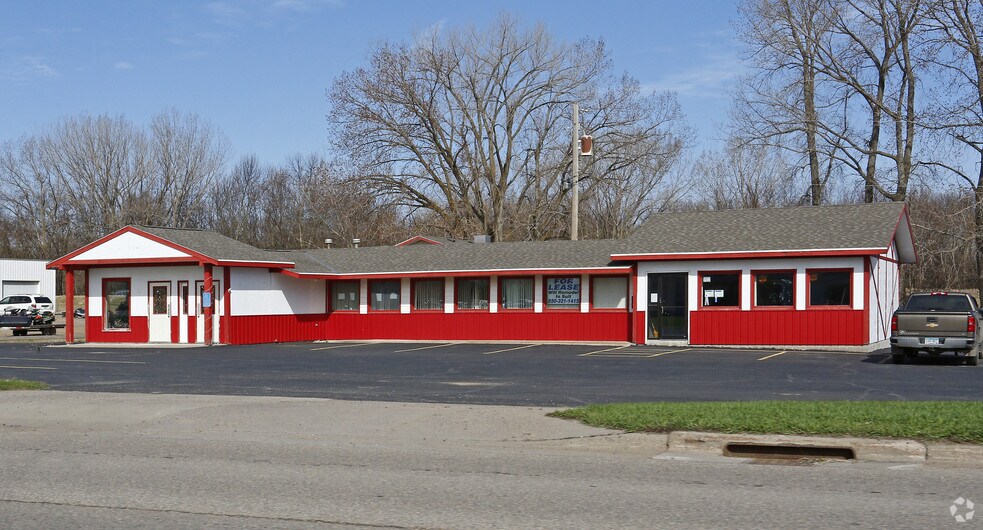 701 W Highway 212, Montevideo, MN for lease - Primary Photo - Image 1 of 4