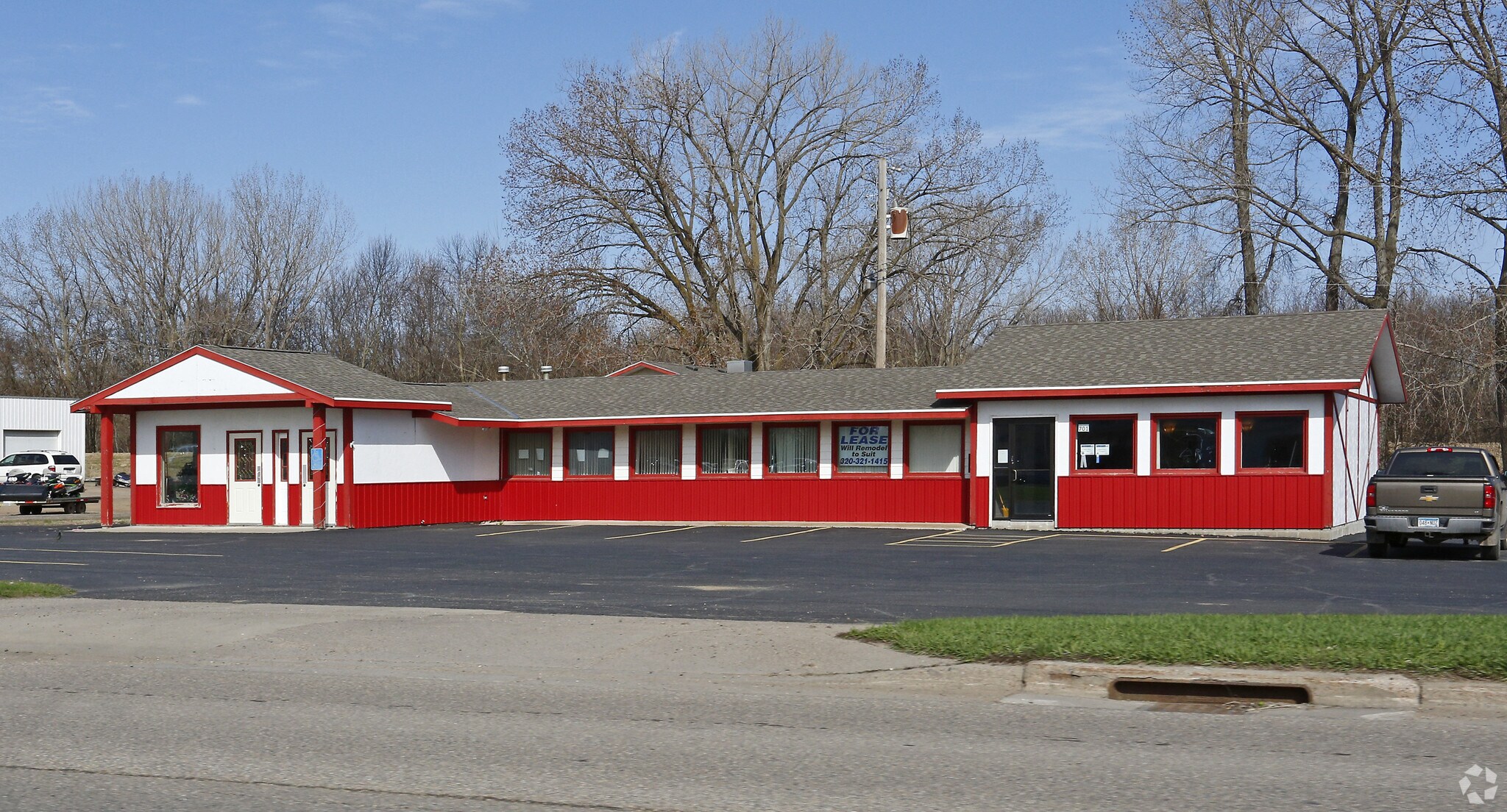 701 W Highway 212, Montevideo, MN à louer Photo principale- Image 1 de 5