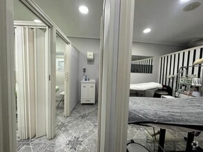 Retail in Cuenca, Cuenca for lease Interior Photo- Image 1 of 12