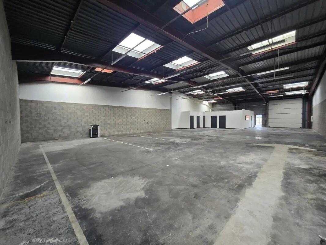Flex in Saint-Jean-de-Braye for lease Interior Photo- Image 1 of 5