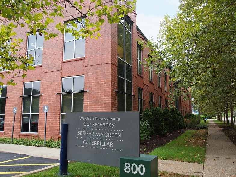 800 Waterfront Dr, Pittsburgh, PA à louer - Photo du bâtiment - Image 3 de 10