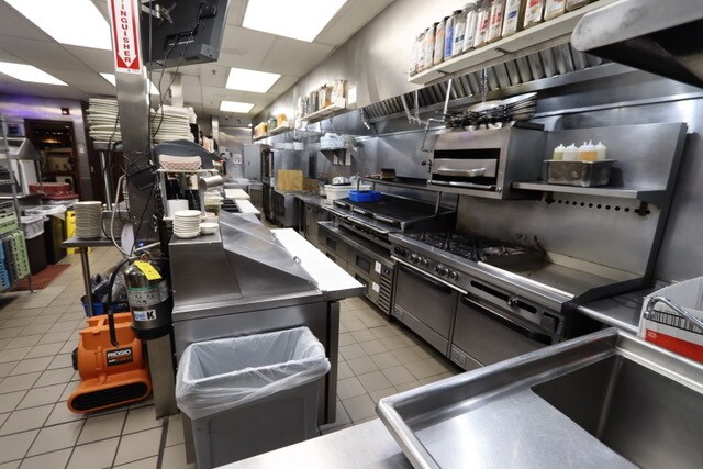 11 Farmington Rd, Rochester, NH à vendre - Photo du bâtiment - Image 2 de 8