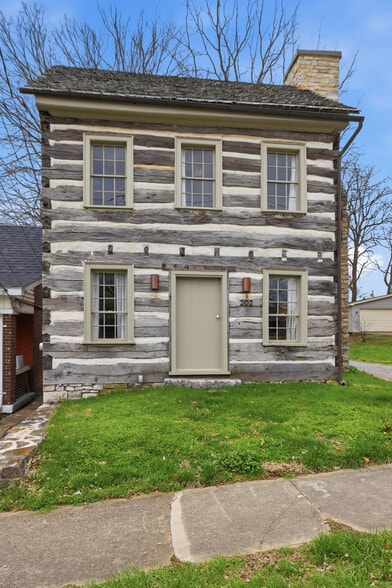 202 E Walnut St, Danville, KY for sale - Building Photo - Image 2 of 34
