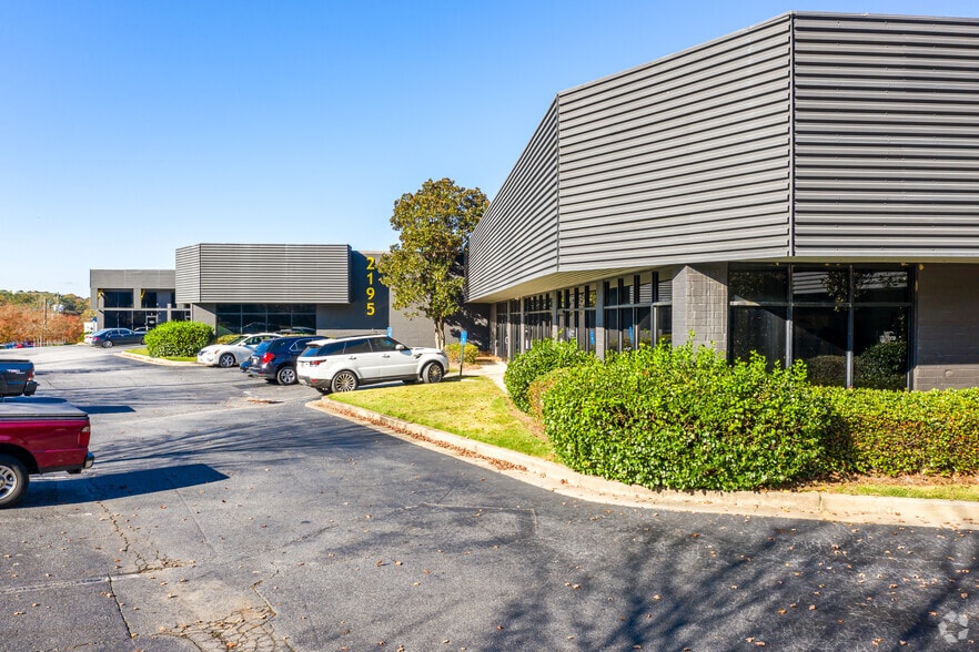 2195 Defoor Hills Rd NW, Atlanta, GA for lease - Primary Photo - Image 1 of 6