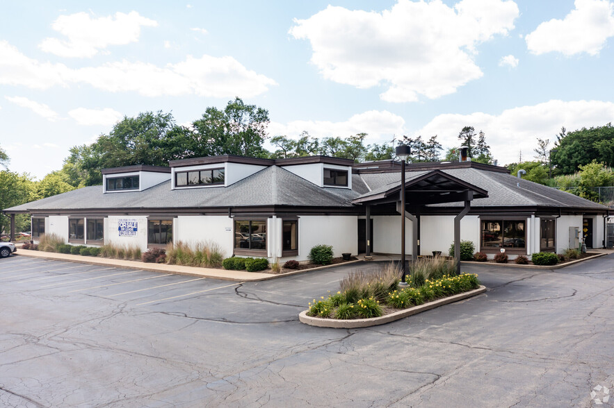 2210 Dean St, St Charles, IL for lease - Primary Photo - Image 1 of 20