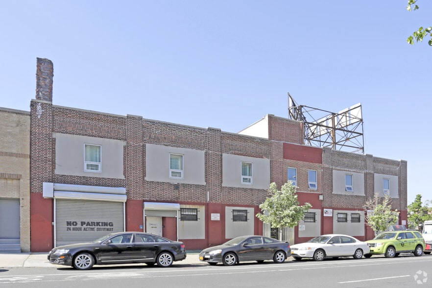 36-06 43rd Ave, Long Island City, NY for lease - Building Photo - Image 3 of 4