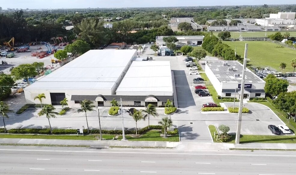 3308 W 45th St, West Palm Beach, FL for lease - Building Photo - Image 2 of 11