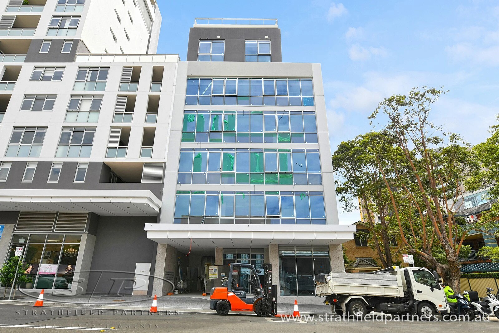 13 Harrow Rd, Auburn for lease Primary Photo- Image 1 of 2