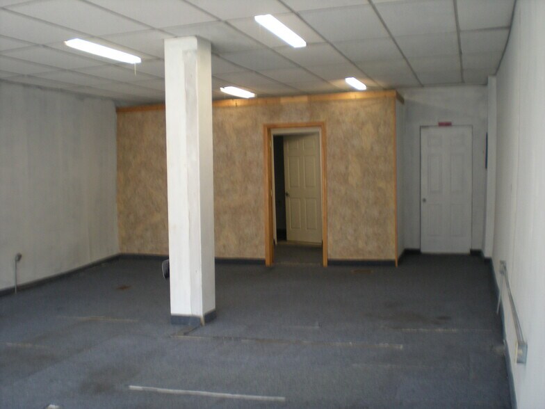 6107 St Clair Ave, Cleveland, OH à louer - Photo intérieure - Image 3 de 7