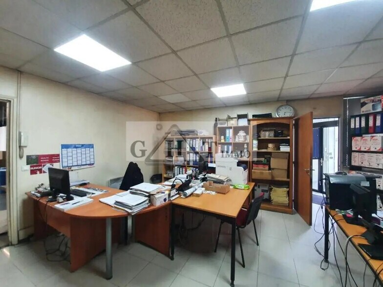 Office in Le Bourget for lease - Interior Photo - Image 2 of 4