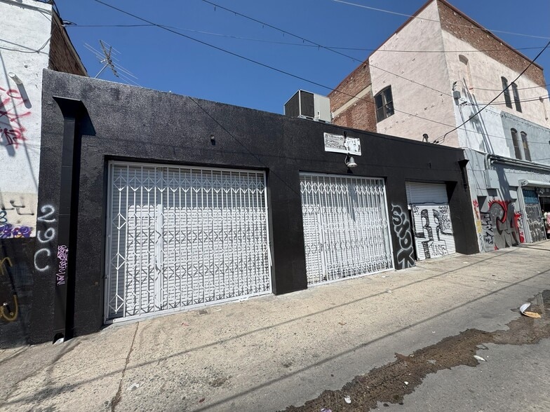 1326 S Main St, Los Angeles, CA à louer - Photo du bâtiment - Image 2 de 11