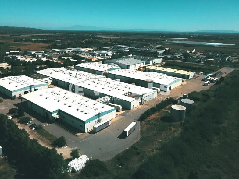 Industrial in Tarascon for lease - Aerial - Image 1 of 7