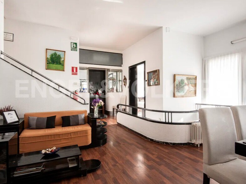 Services hôteliers dans Barcelone, Barcelona à vendre - Photo du bâtiment - Image 3 de 9