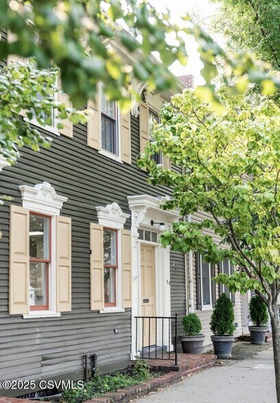 30-32 N 2nd St, Lewisburg, PA à louer - Photo du bâtiment - Image 3 de 15