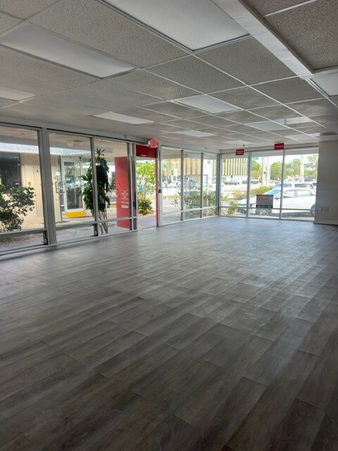 3000 E Commercial Blvd, Fort Lauderdale, FL for lease Interior Photo- Image 1 of 11