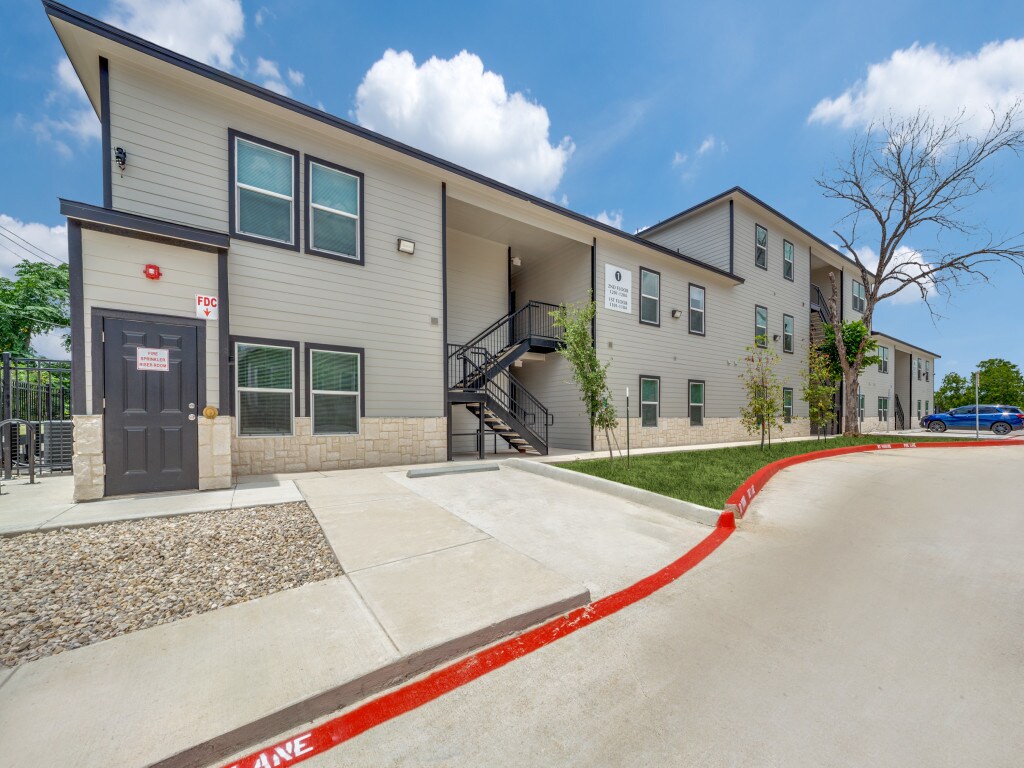 1501 E Southcross Blvd, San Antonio, TX à vendre Photo du bâtiment- Image 1 de 13