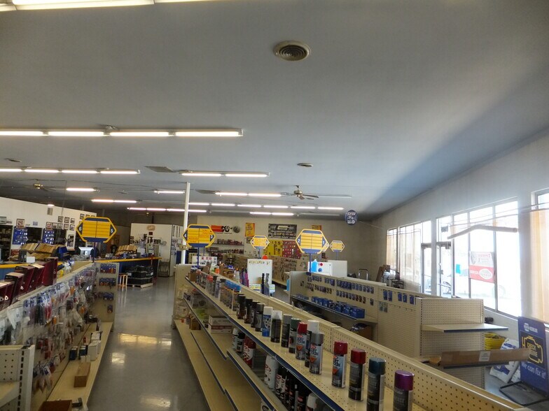 14380 Airbase Rd, Mountain Home, ID à vendre - Hall d’entrée - Image 3 de 14