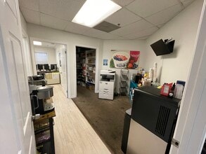 2488 Newport Blvd, Costa Mesa, CA for lease Interior Photo- Image 2 of 6