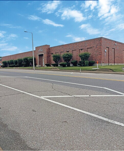 594 Dr Ml King Jr Ave, Memphis, TN à vendre - Photo du bâtiment - Image 2 de 14