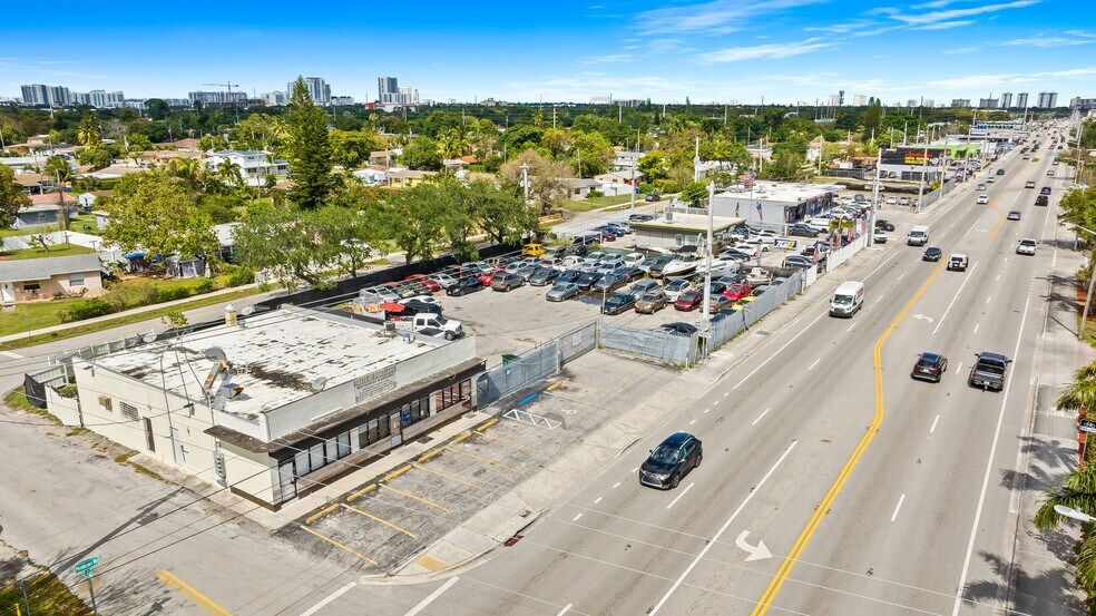 2461-2471 Pembroke Rd, Hollywood, FL à louer - Photo du bâtiment - Image 3 de 10