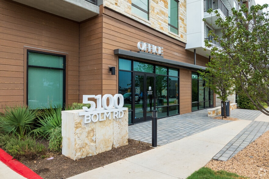 5100 Bolm Rd, Austin, TX à louer - Photo du bâtiment - Image 2 de 38