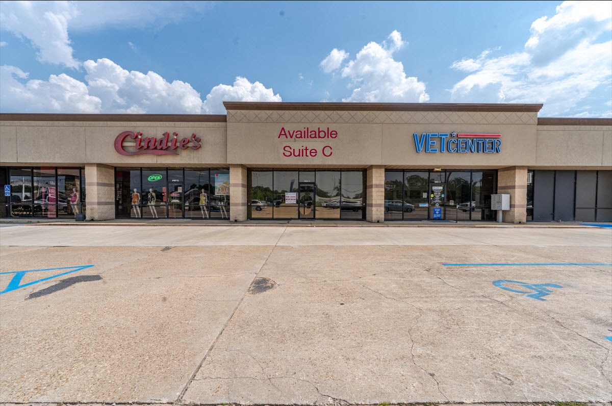 5803 Coliseum Blvd, Alexandria, LA for lease Interior Photo- Image 1 of 8