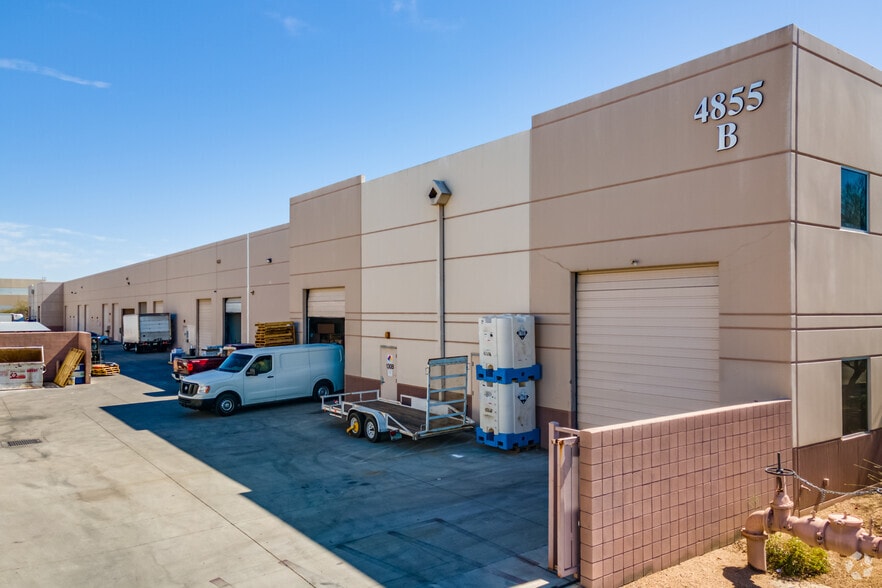 4845 W McDowell Rd, Phoenix, AZ for lease - Building Photo - Image 3 of 9