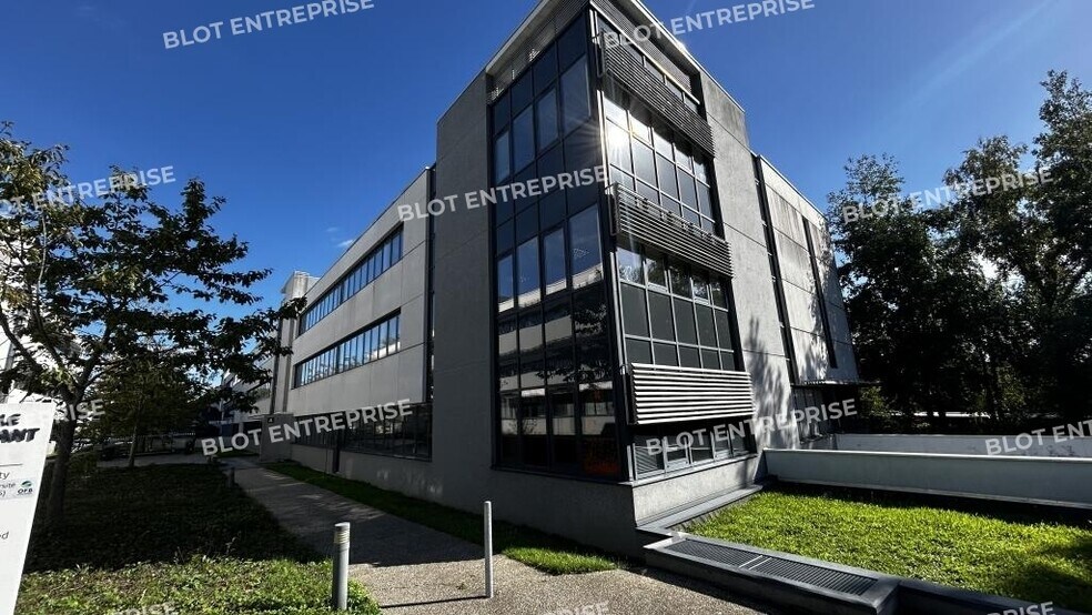 Bureau dans Rennes à louer - Photo du bâtiment - Image 2 de 10