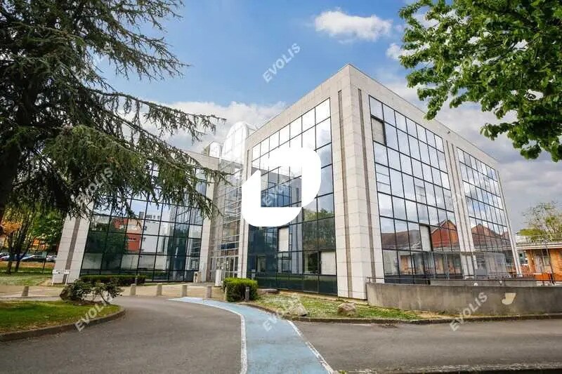 Bureau dans Cergy à louer - Photo du bâtiment - Image 1 de 12