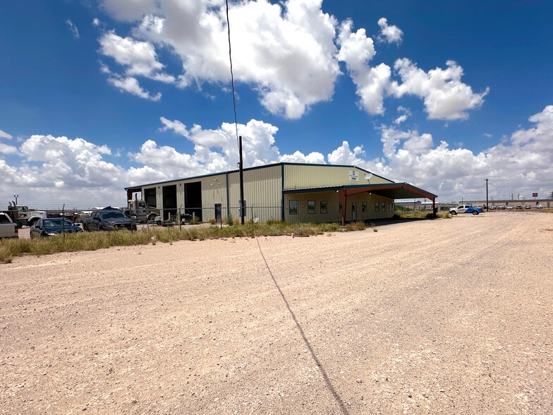 7300 S County Road 1270, Midland, TX for lease - Building Photo - Image 3 of 9