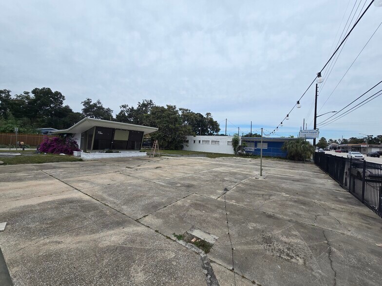 1000 N Mills Ave, Orlando, FL à vendre - Photo du bâtiment - Image 2 de 5