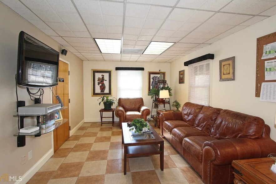 2760 Pleasantwood Dr, Decatur, GA à louer - Photo intérieure - Image 3 de 31