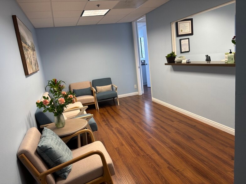 320 Superior Ave, Newport Beach, CA for lease - Interior Photo - Image 3 of 11