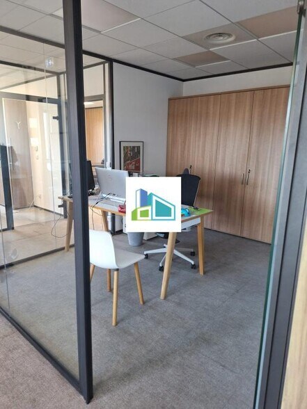 Bureau dans Aubagne à louer - Photo intérieure - Image 3 de 8